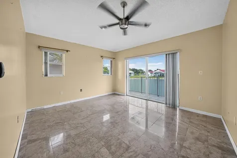 3291 NW 44th Street Oakland Park FL 33309