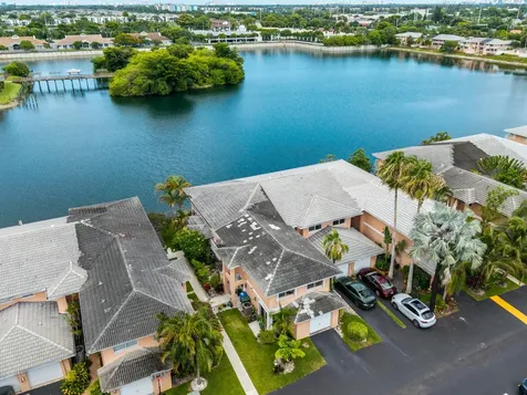 3291 NW 44th Street Oakland Park FL 33309