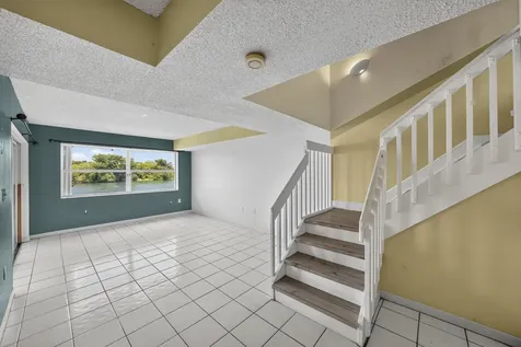 3291 NW 44th Street Oakland Park FL 33309