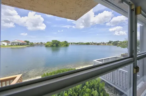3291 NW 44th Street Oakland Park FL 33309