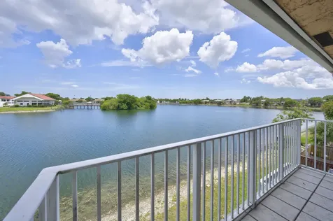 3291 NW 44th Street Oakland Park FL 33309