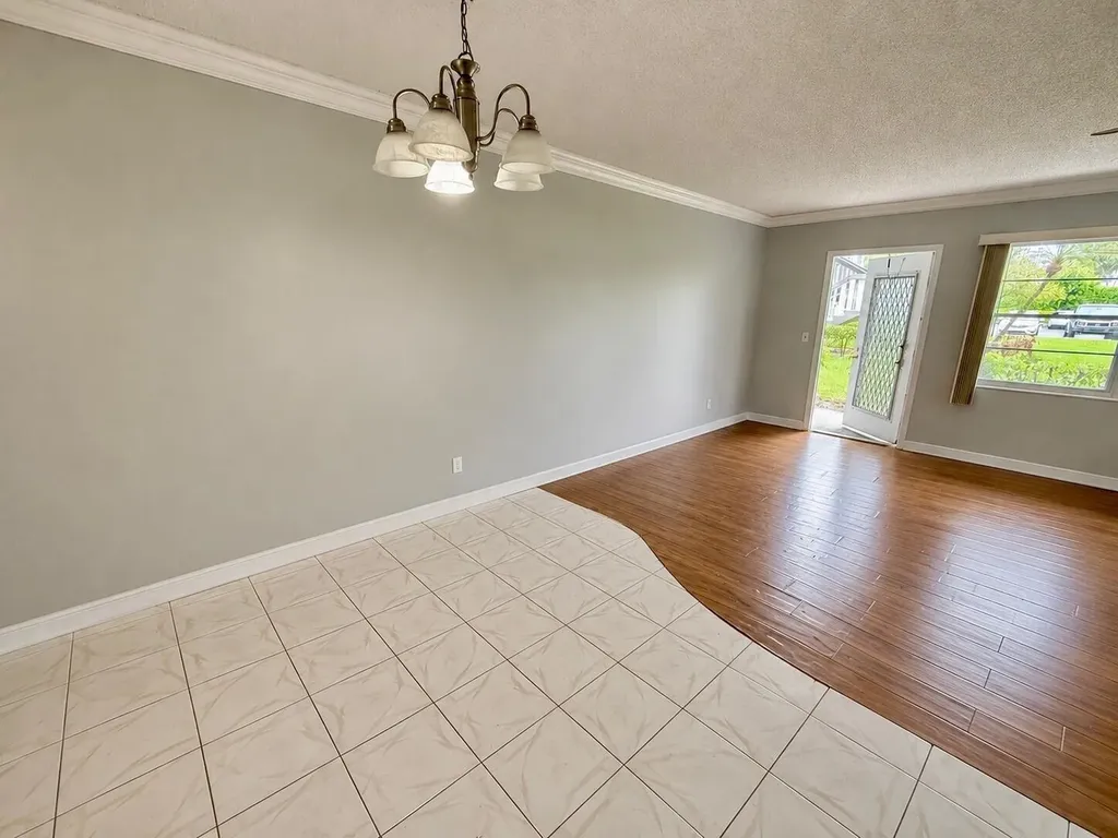 261 Suffolk F Boca Raton FL 33434