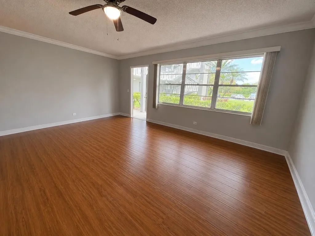 261 Suffolk F Boca Raton FL 33434