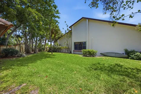 7516 English Court Lake Worth FL 33467