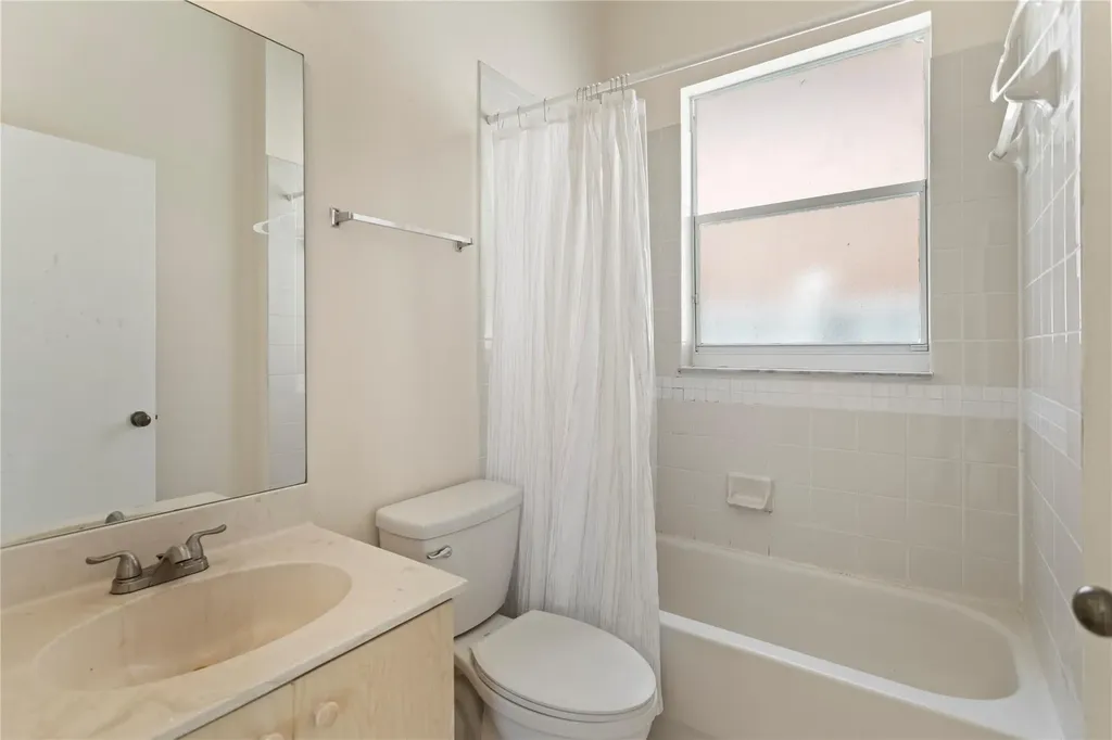 2215 NW 76th Terrace Pembroke Pines FL 33024