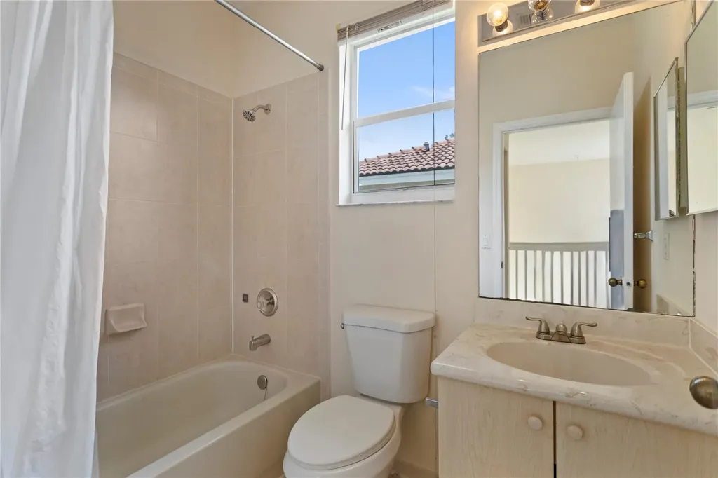 2215 NW 76th Terrace Pembroke Pines FL 33024