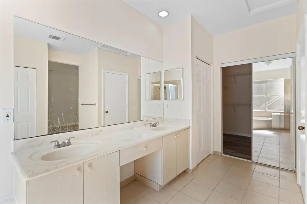 2215 NW 76th Terrace Pembroke Pines FL 33024