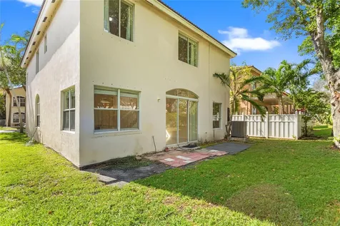 2215 NW 76th Terrace Pembroke Pines FL 33024