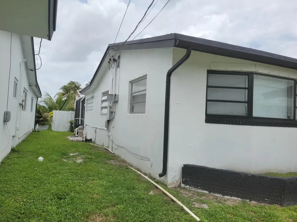 6641 Emerald Lake Drive Miramar FL 33023