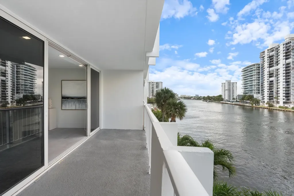 2800 E Sunrise Boulevard Fort Lauderdale FL 33304