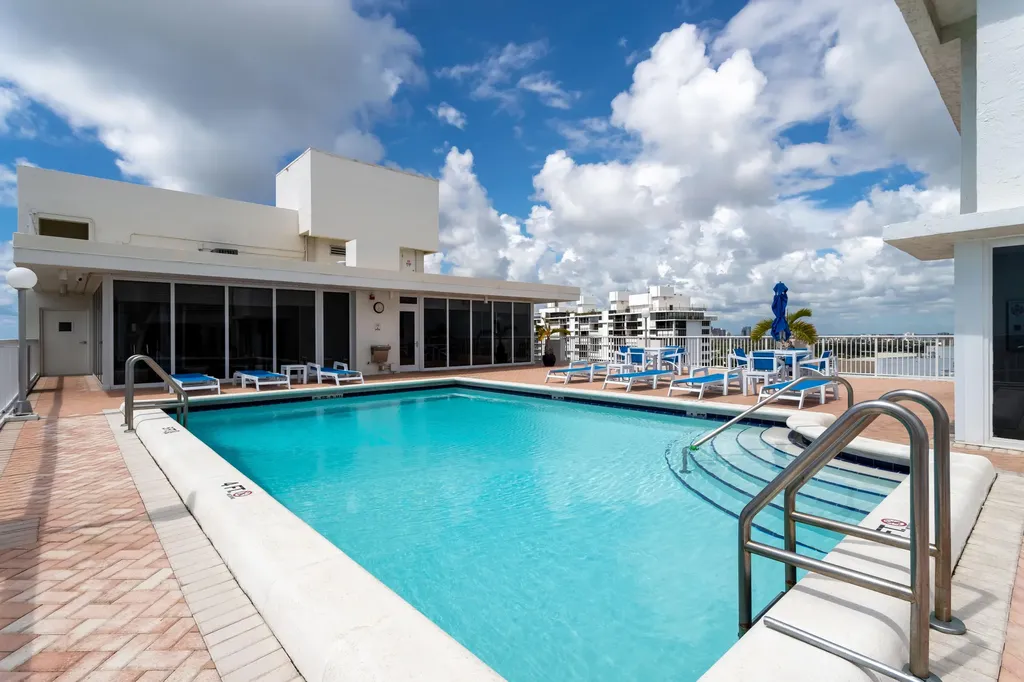 2800 E Sunrise Boulevard Fort Lauderdale FL 33304