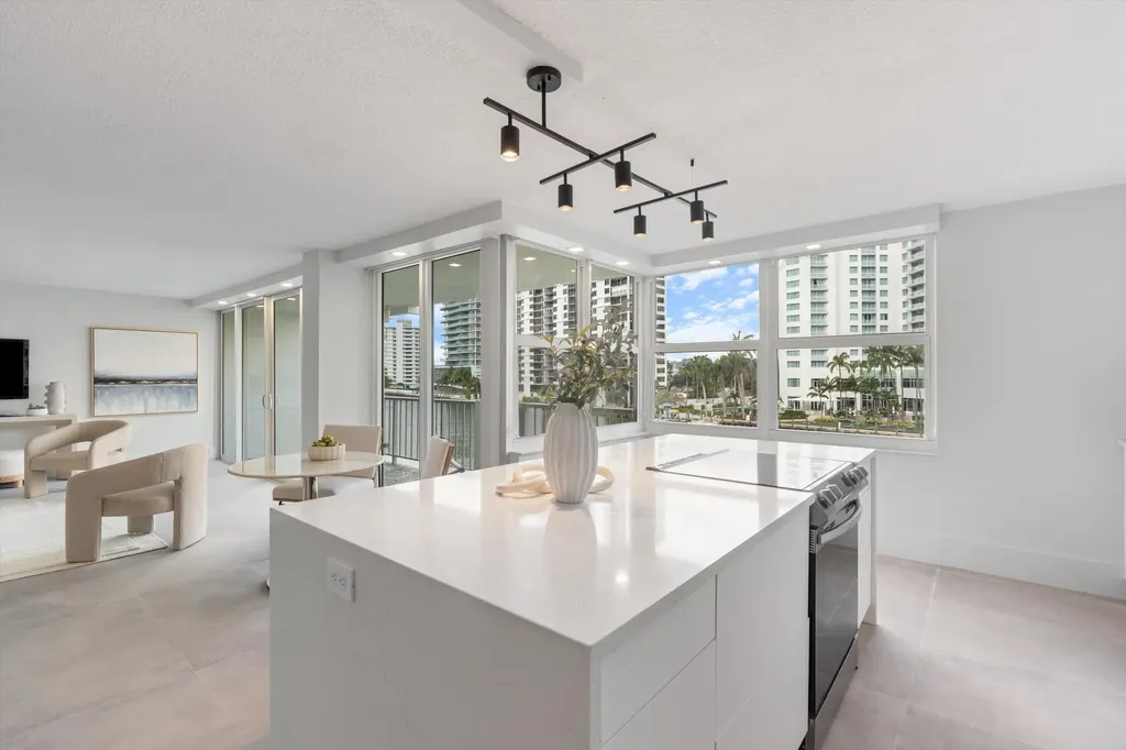 2800 E Sunrise Boulevard Fort Lauderdale FL 33304