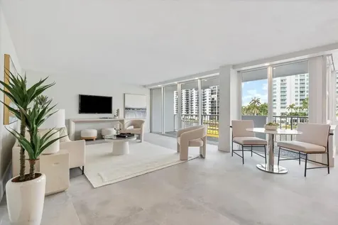2800 E Sunrise Boulevard Fort Lauderdale FL 33304
