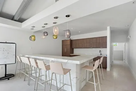 2457 Collins Avenue Miami Beach FL 33140