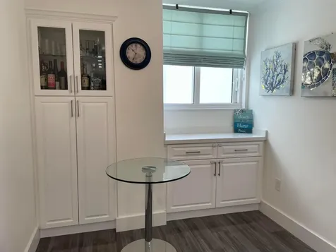 2457 Collins Avenue Miami Beach FL 33140
