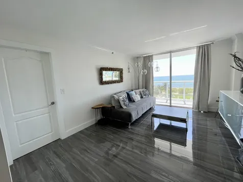 2457 Collins Avenue Miami Beach FL 33140
