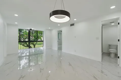 8970 S Hollybrook Boulevard Pembroke Pines FL 33025