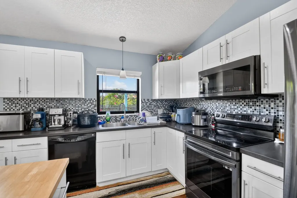 7625 Woodland Creek Lane Lake Worth FL 33467