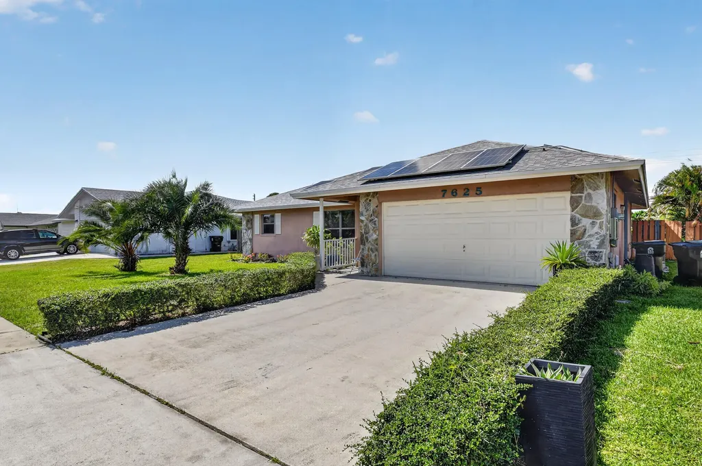 7625 Woodland Creek Lane Lake Worth FL 33467