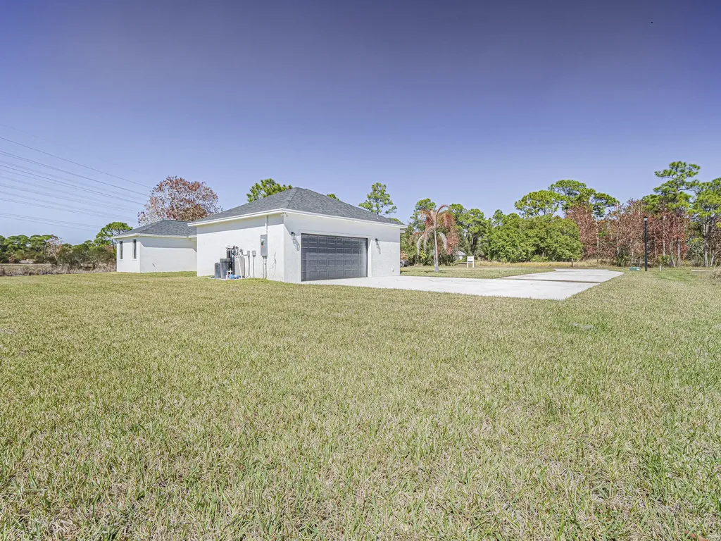 10631 Lighter Wood Lane Fort Pierce FL 34945