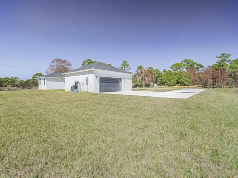 10631 Lighter Wood Lane Fort Pierce FL 34945