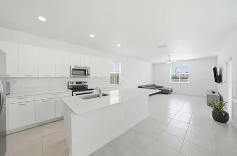 2324 NW 130th Street Miami FL 33167