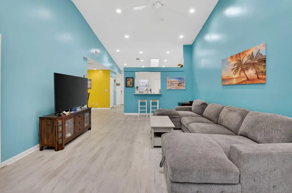 6082 Waldwick Circle Delray Beach FL 33484
