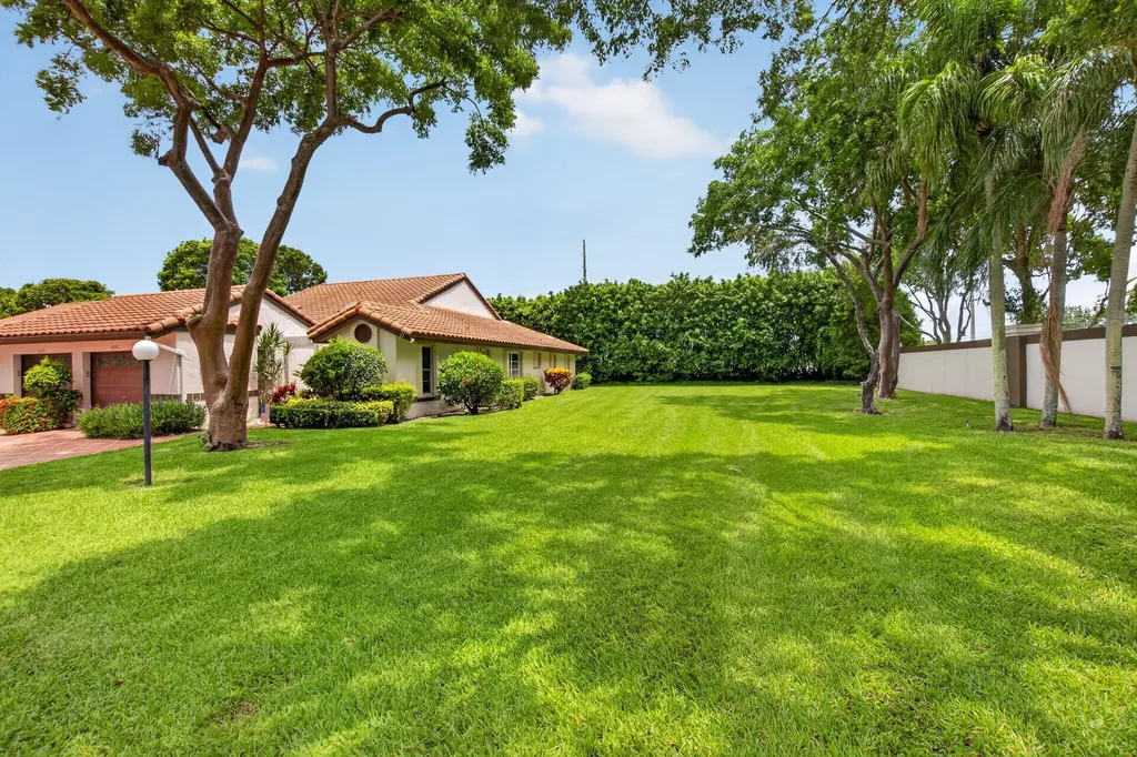 6082 Waldwick Circle Delray Beach FL 33484