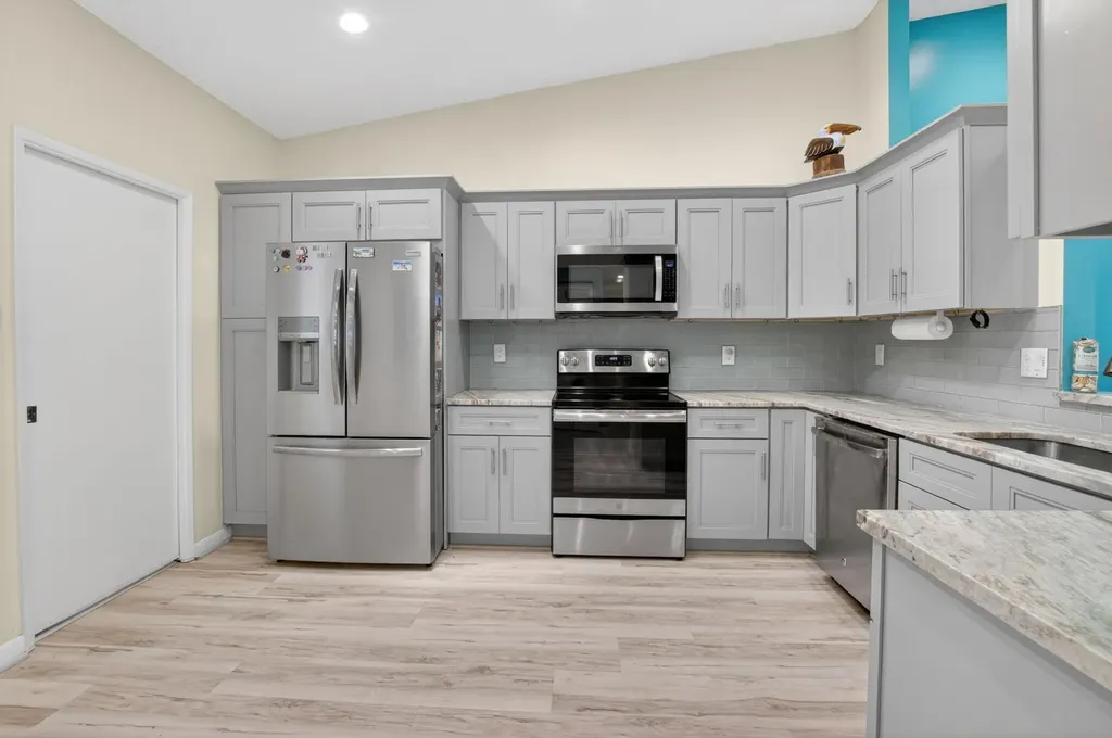 6082 Waldwick Circle Delray Beach FL 33484