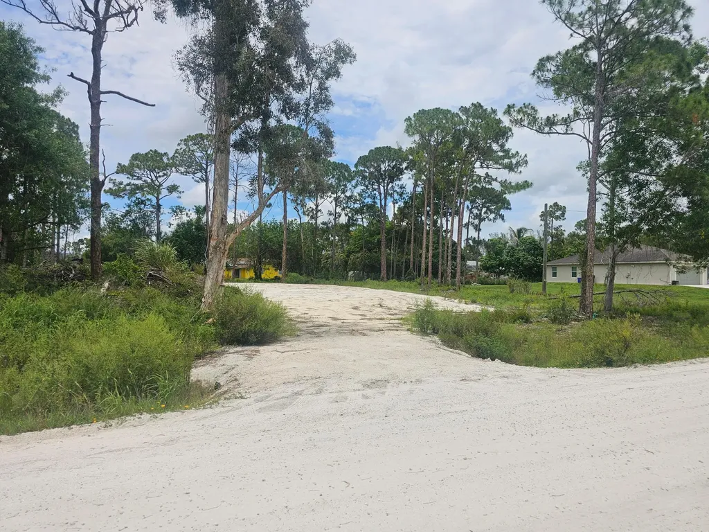 13841 76th Road N The Acreage FL 33412
