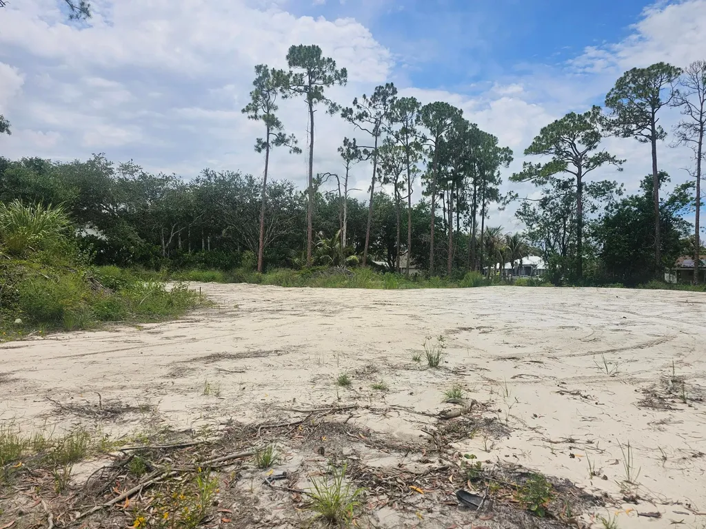 13841 76th Road N The Acreage FL 33412