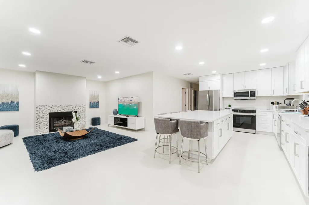 3199 NE 6th Drive Boca Raton FL 33431
