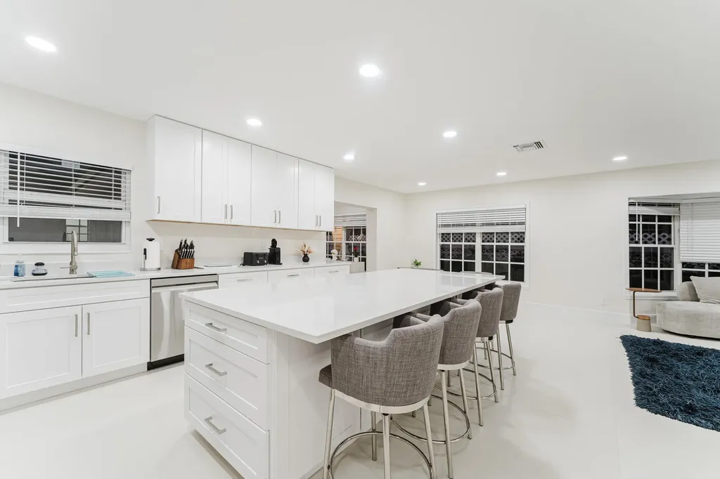 3199 NE 6th Drive Boca Raton FL 33431