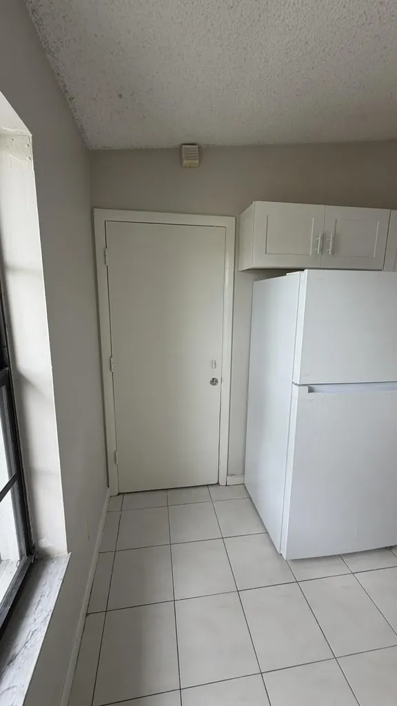 5460 S Lakewood Circle S Margate FL 33063