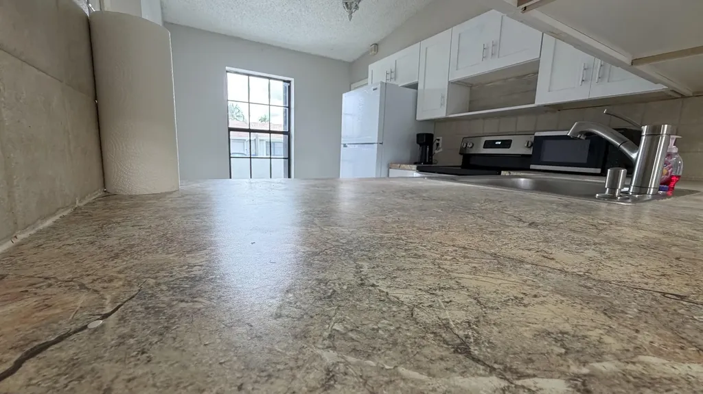 5460 S Lakewood Circle S Margate FL 33063