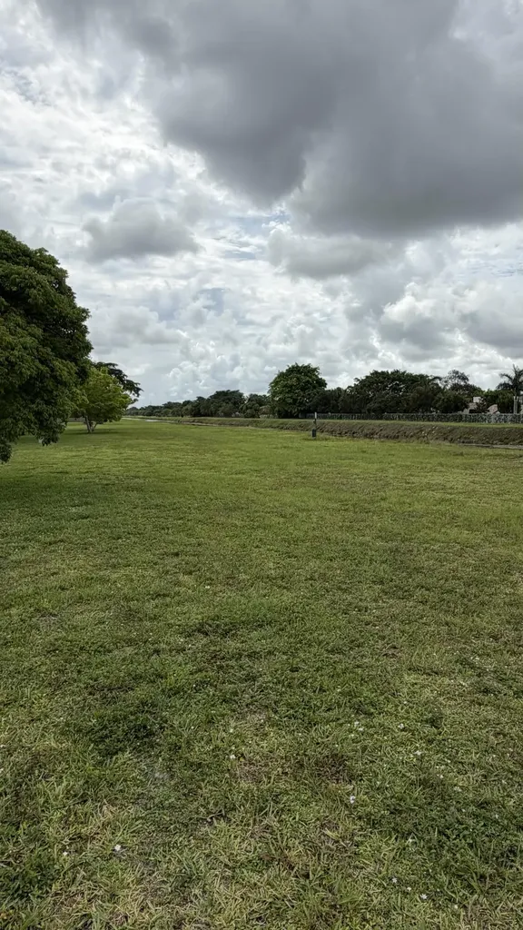5460 S Lakewood Circle S Margate FL 33063
