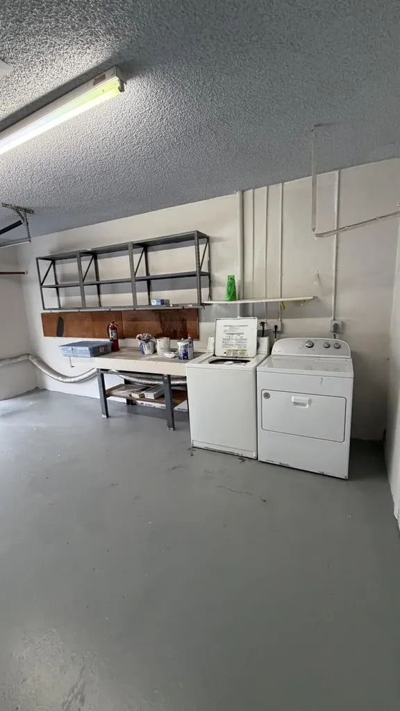 5460 S Lakewood Circle S Margate FL 33063