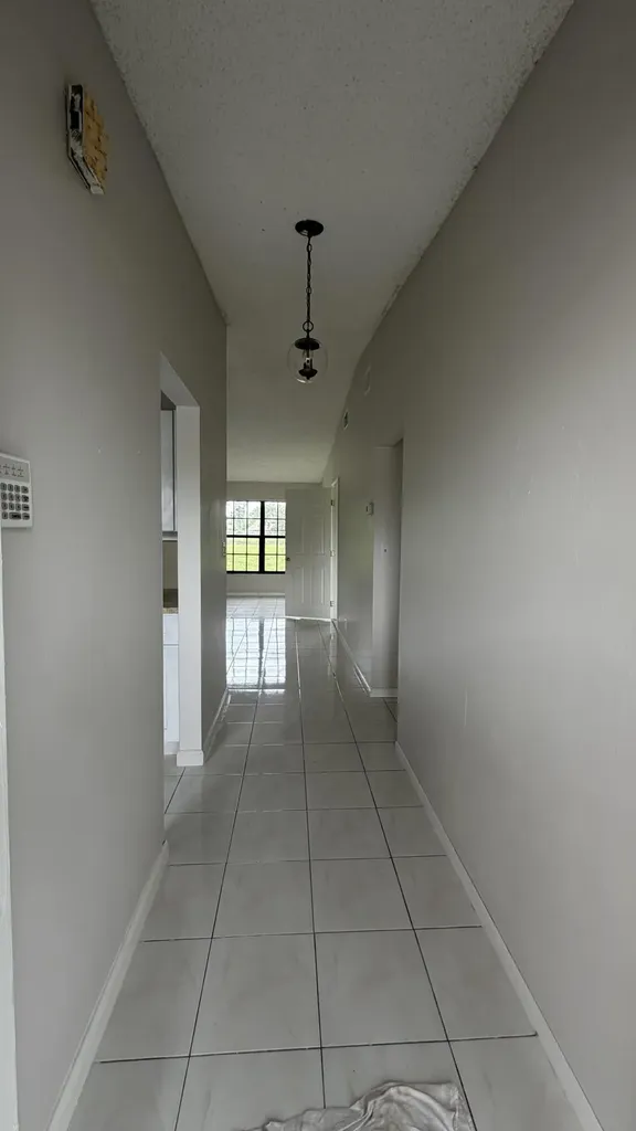 5460 S Lakewood Circle S Margate FL 33063