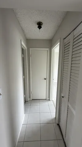 5460 S Lakewood Circle S Margate FL 33063