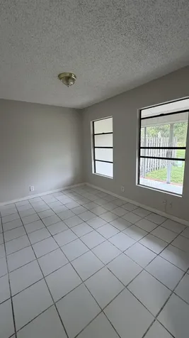 5460 S Lakewood Circle S Margate FL 33063