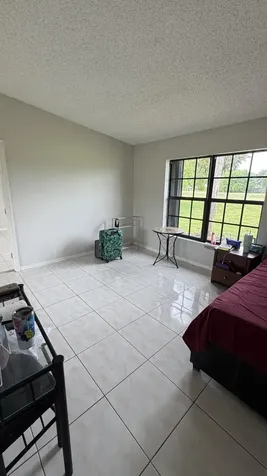 5460 S Lakewood Circle S Margate FL 33063