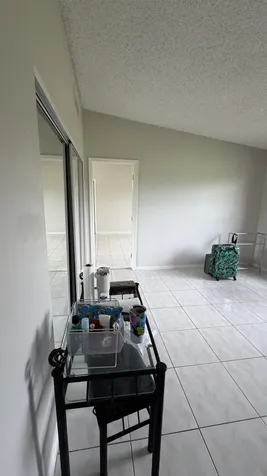 5460 S Lakewood Circle S Margate FL 33063