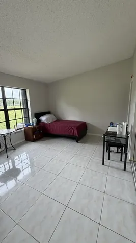 5460 S Lakewood Circle S Margate FL 33063