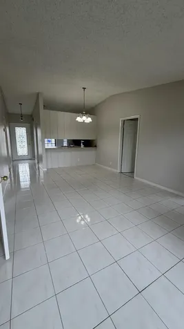 5460 S Lakewood Circle S Margate FL 33063