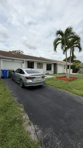 5460 S Lakewood Circle S Margate FL 33063
