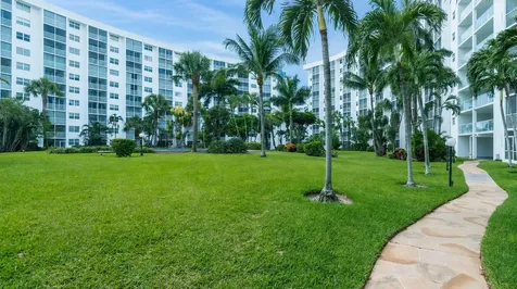 2731 NE 14th Street Pompano Beach FL 33062