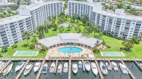 2731 NE 14th Street Pompano Beach FL 33062