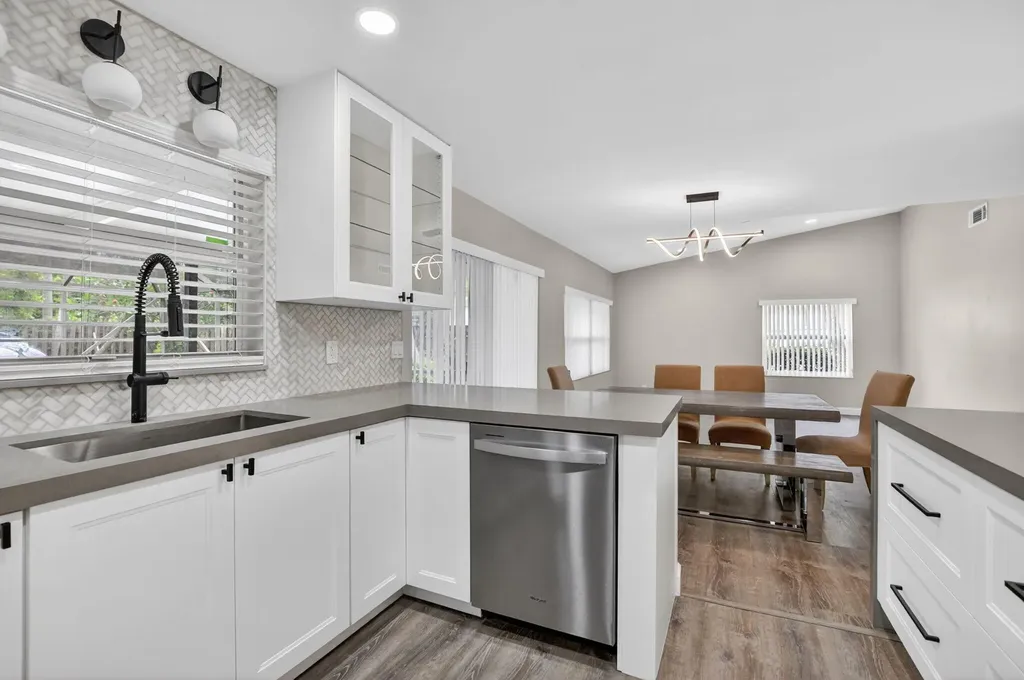 3068 NW 25th Way Boca Raton FL 33434