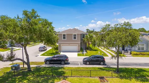 3351 Liberty Square Way Fort Pierce FL 34982