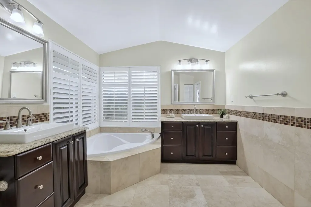 1230 Fairfax Court Weston FL 33326